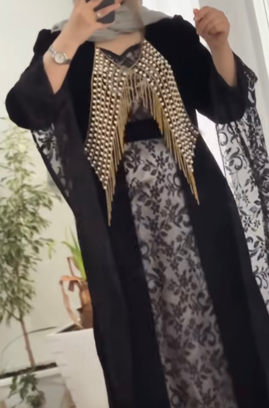 سینه پوش و رولباسی زنانه