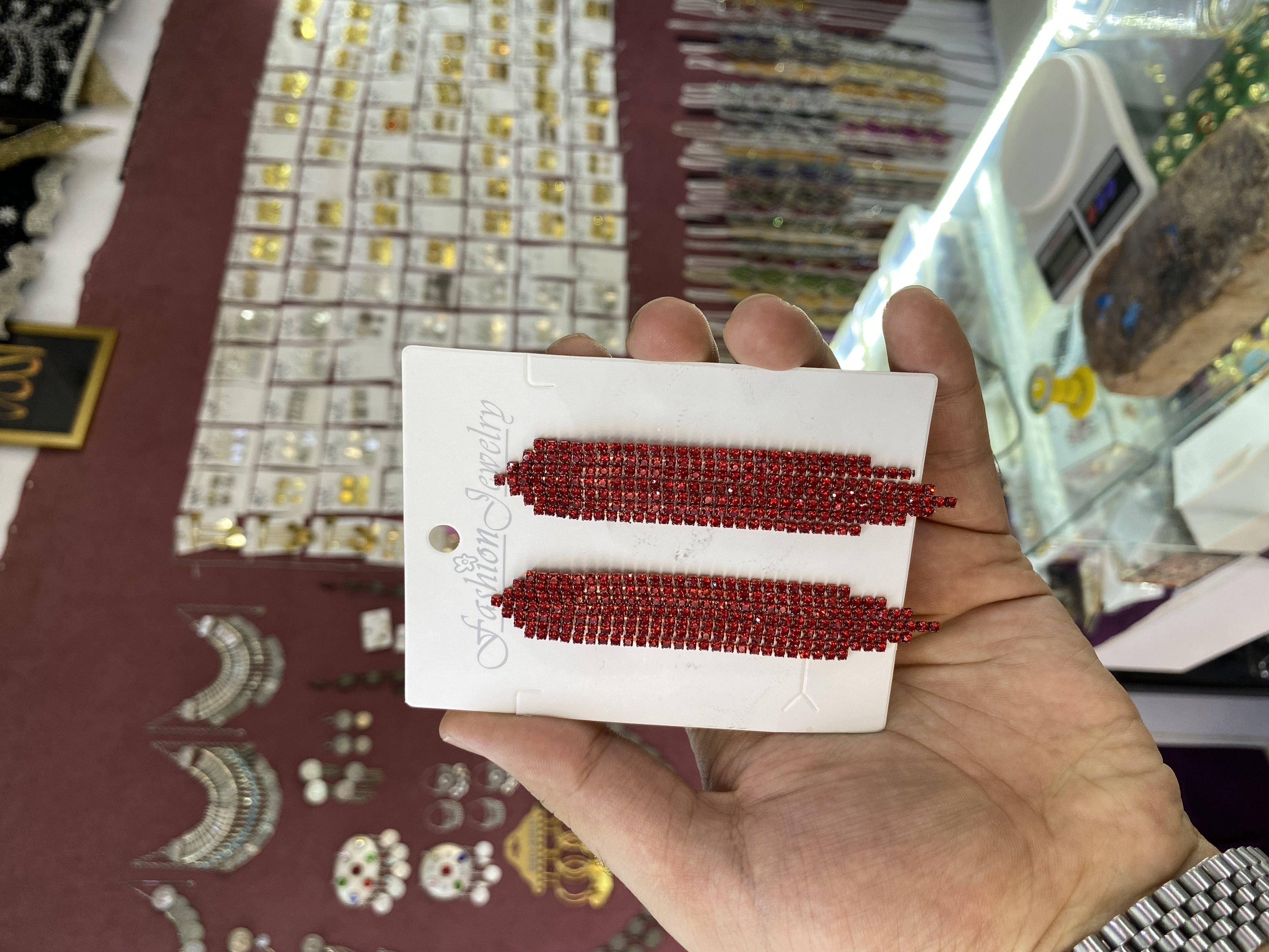 گوشواره نگین دار زنانه